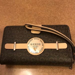 Guess wristlet